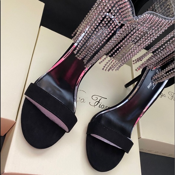 Black Heels - Picture 2 of 4